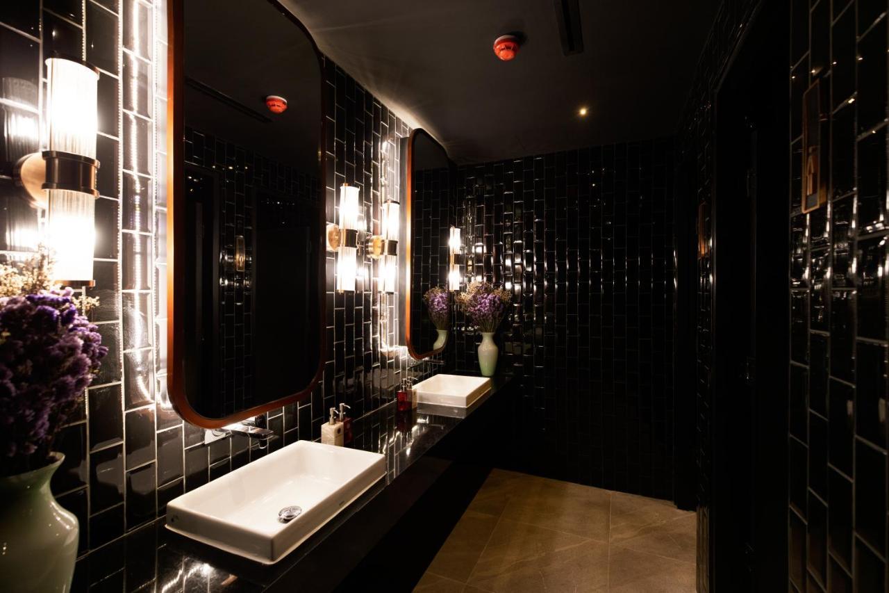 The Gravitique Hotel Khaosan Бангкок Экстерьер фото