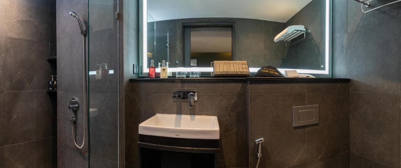 The Gravitique Hotel Khaosan Бангкок Экстерьер фото